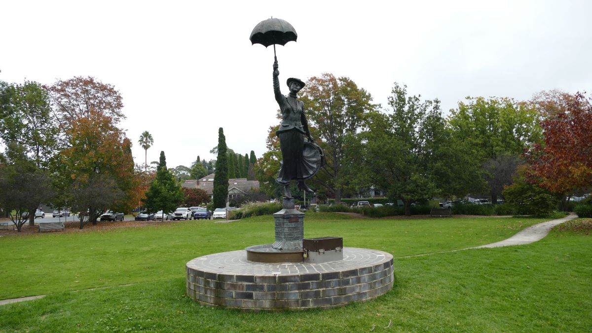 Mary Poppins Statue in Bowral