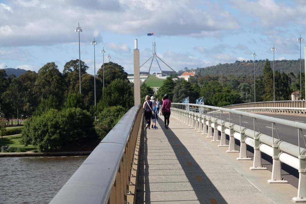 10 Sorotan Jembatan ke Jembatan Lake Burley Griffin Walk